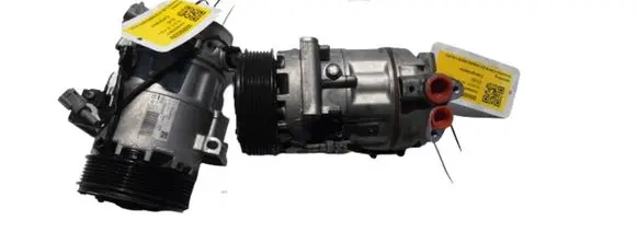 Renault Clio IV Air conditioning (A/C) compressor (pump) T72634BC 926000734R 0.9 66KW H4B408
