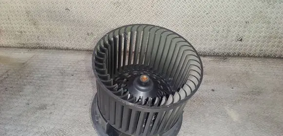 Peugeot 208 I Heater fan/blower T1013140A