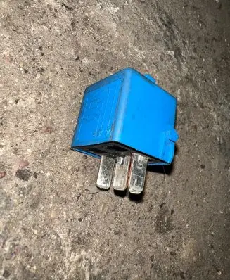 BMW 5 E39 Other relay 6915327