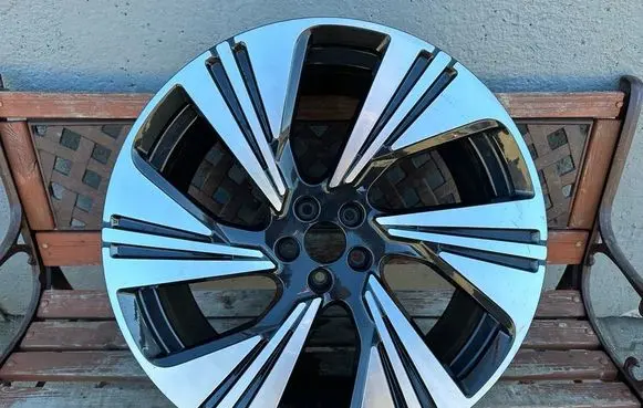 Audi Q8 e-tron R22 alloy rim 