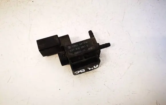 Volkswagen Golf V Turbo solenoid valve 037906283C