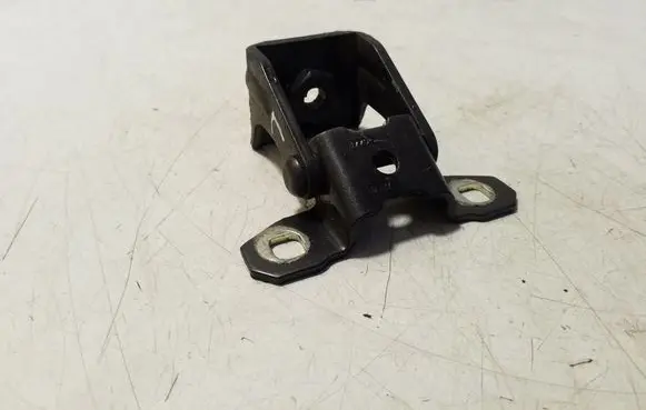 Fiat 500L Tailgate/trunk/boot hinge C442