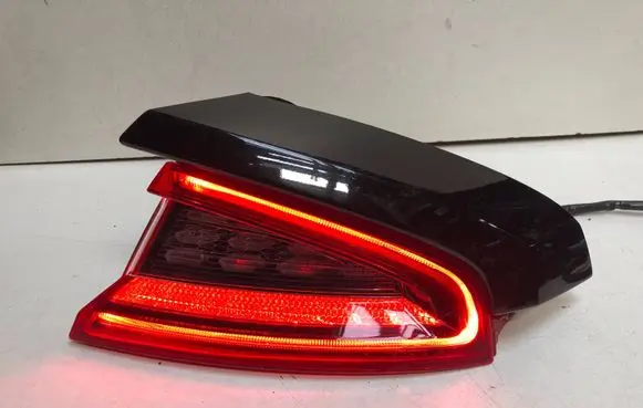 KIA Stinger Rear/tail lights 92402J5 A1P231STT7