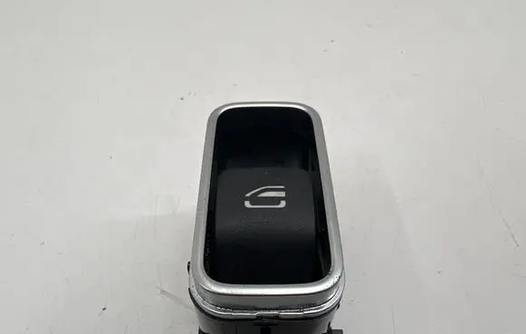 Mercedes-Benz CLA C118 X118 Electric window control switch A1679050201