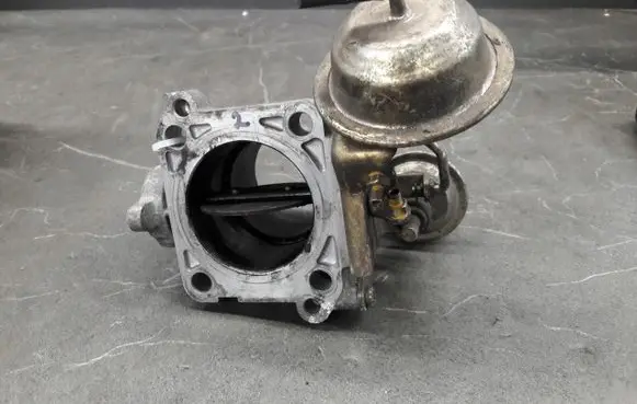 Toyota Avensis T220 Throttle body valve 