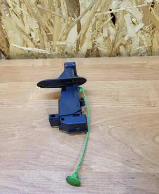 Volvo S80 Fuel tank cap lock motor 86113136