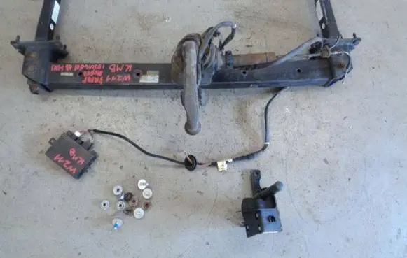 Mercedes-Benz E W211 Tow bar set A2116105925