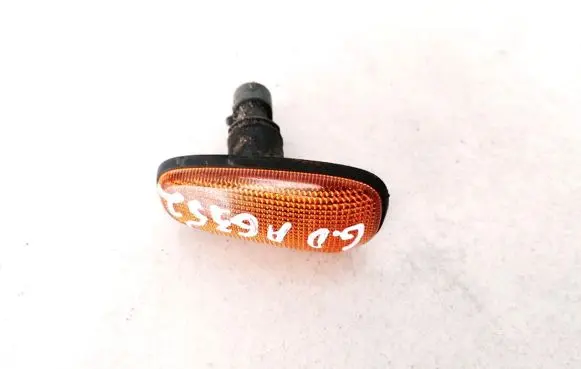Opel Astra G Front fender indicator light 90560403