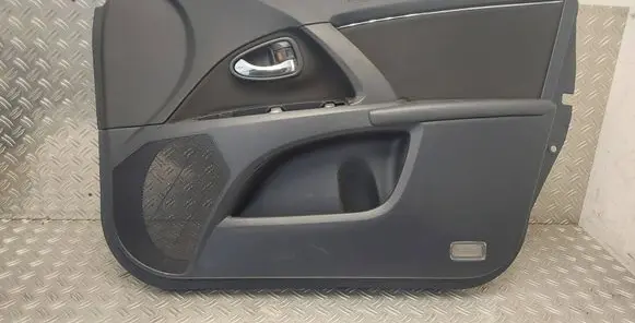 Toyota Avensis T270 Front door card panel trim 6762805040