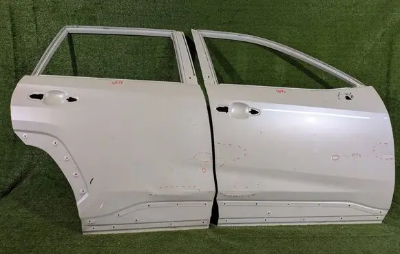 Toyota RAV 4 (XA50) Front door 