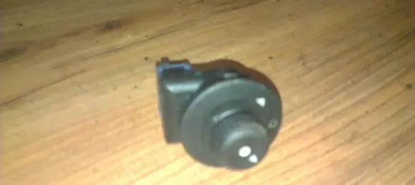 Citroen Xsara Picasso Wing mirror switch 185526