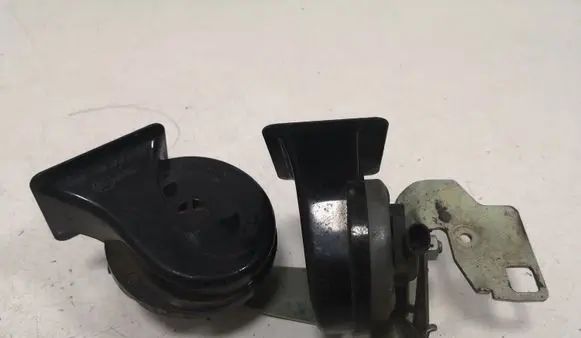 BMW 5 E60 E61 Horn signal 6935709 A046313