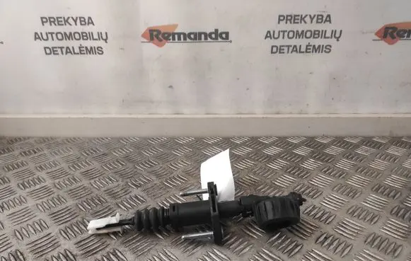 Opel Signum Clutch master cylinder 24412670