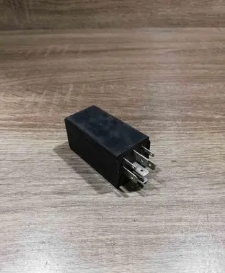 Audi A6 S6 C5 4B Other relay 447959875 5DS00443301 318