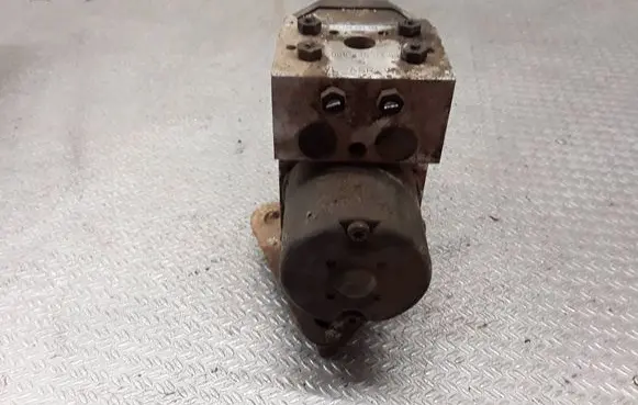 Volkswagen II LT ABS Pump 0265220488 0004460789