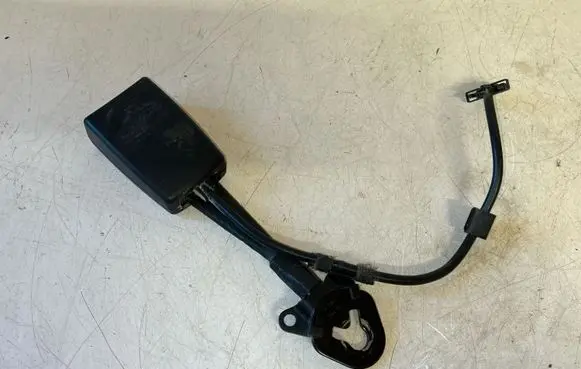 Audi A4 S4 B7 8E 8H Front seatbelt buckle 8E0857755G