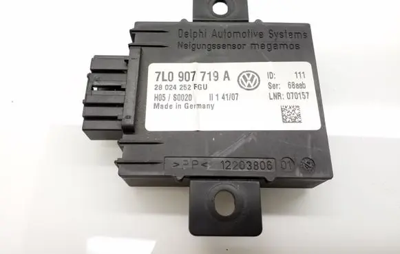 Volkswagen Touareg I Alarm control unit/module 7L0907719A