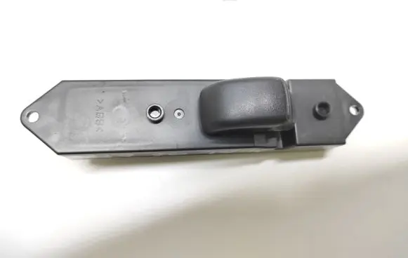 Mitsubishi Galant Electric window control switch MR252818 C8DD240M