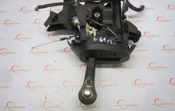 Nissan Juke I F15 Gear shifter/selector 