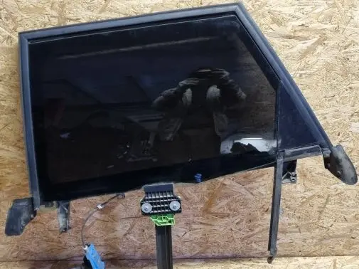Audi A4 S4 B6 8E 8H Rear door window/glass frame 8E0839461A