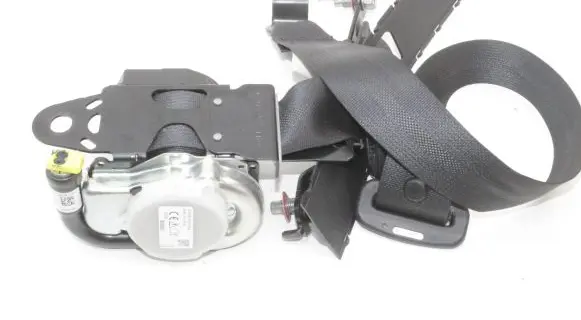 Nissan Leaf II (ZE1) Front seatbelt 638265101G