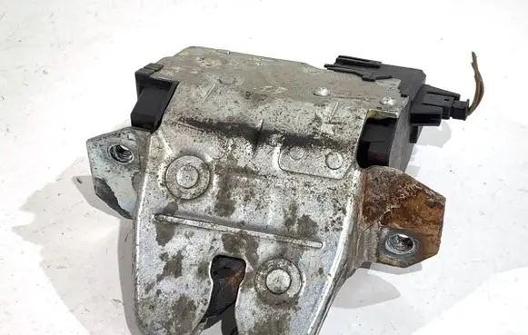 Mercedes-Benz C W203 Tailgate exterior lock A2037400235