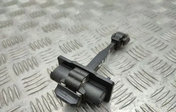 Peugeot 2008 II Rear door check strap stopper