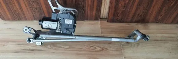 Porsche Cayenne (9PA) Front wiper linkage and motor 761955113