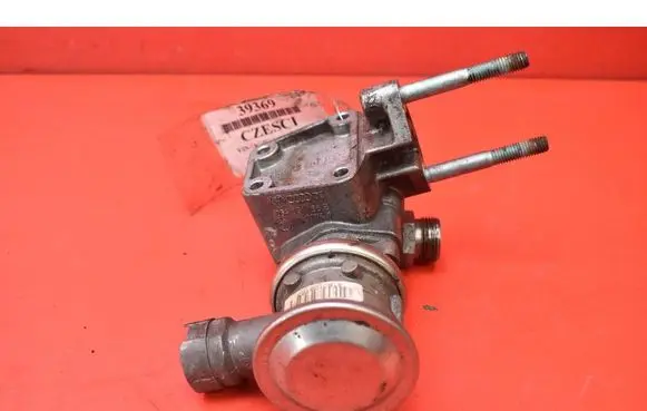 Skoda Octavia Mk1 (1U) EGR valve 06A131166B