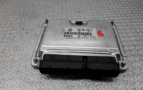 Volkswagen PASSAT B5 Engine control unit/module 038906019AJ 0281010303