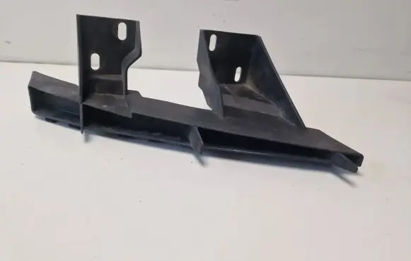 Front bumper mounting bracket