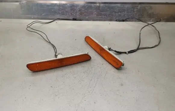 Volvo S40, V40 Front bumper turn signal 30621938 30621937