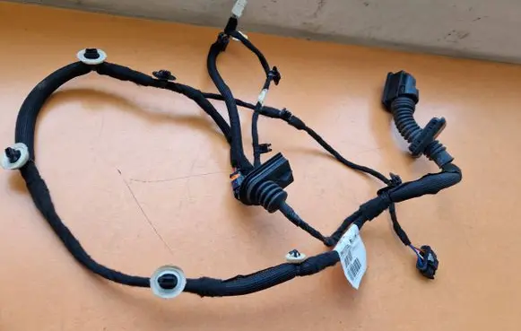 Opel Astra L Front door wiring loom 9847126380