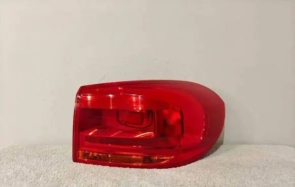 Volkswagen Tiguan Rear/tail lights 5N0945096Q 2SD01073802