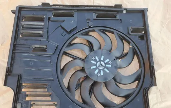 BMW 2 Active Tourer U06 Electric radiator cooling fan 9846822 5A512C8