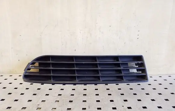 Audi A6 S6 C4 4A Front bumper lower grill 4A0807345J