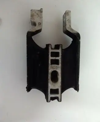 Volvo XC90 Engine mount bracket 31330594