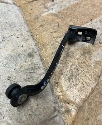 Citroen Berlingo Sliding door upper roller guide/hinge 
