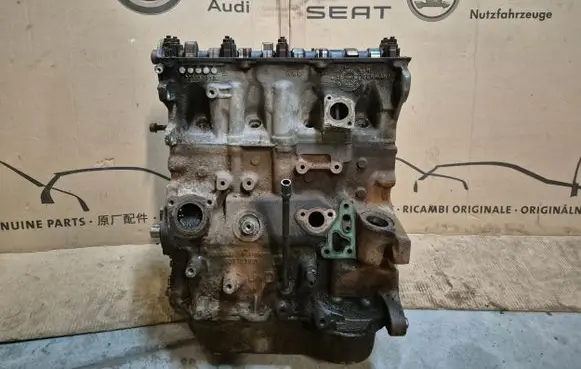 Volkswagen Golf II Engine 037103021 037103373A