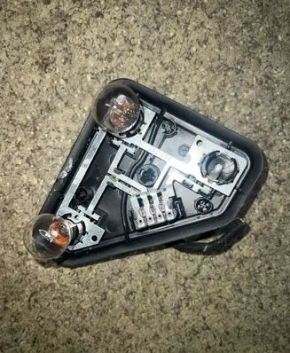 BMW 5 E39 Tail light bulb cover holder 8371325
