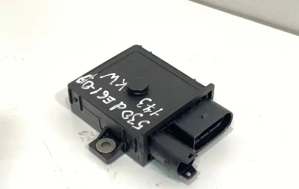 BMW 5 E60 E61 Glow plug pre-heat relay E2110022360 0006995753