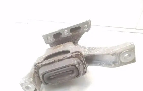 Mini One - Cooper Coupe R56 Engine mount bracket 677980501