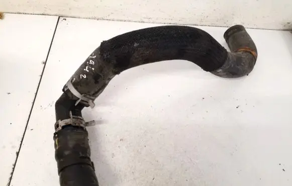 Toyota Avensis T270 Engine coolant pipe/hose