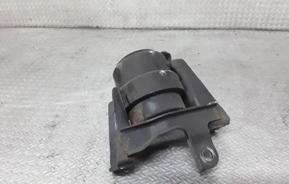 Toyota Corolla Verso AR10 Engine mount bracket