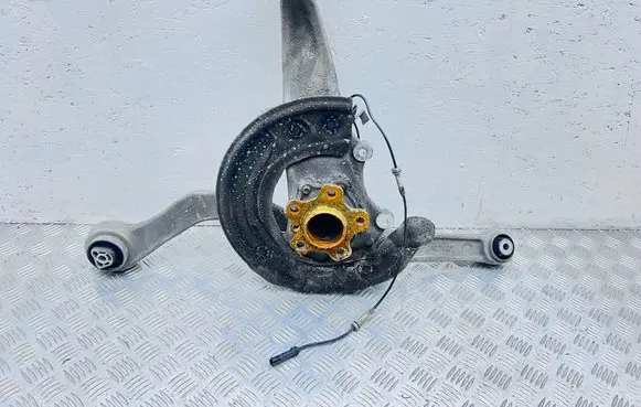 BMW 5 G30 G31 Front wheel hub spindle knuckle