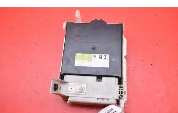 Toyota Yaris Comfort/convenience module 89221-0D110