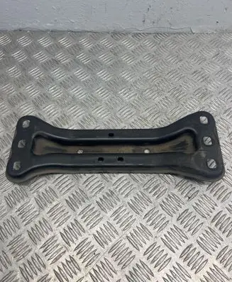 Mercedes-Benz C W204 Gearbox mounting bracket A2042420901 10Z01001