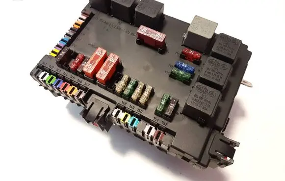 Mercedes-Benz S W221 Fuse module A2215403250 A2215450801