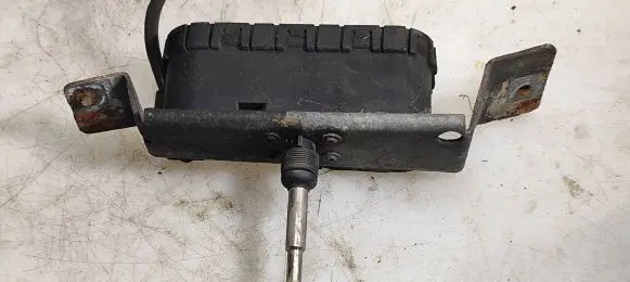 Volvo V70 Headlight wiper motor 8620959