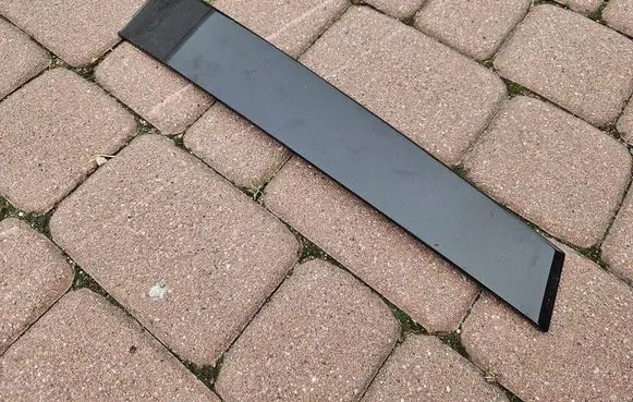 Toyota Camry VIII XV70 Front door glass trim molding 75756-
